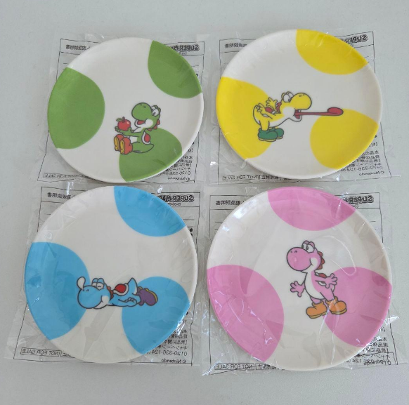 Super Mario Yoshi FamilyMart Melamine Small Plate Set of 4 Colors Complete NEW